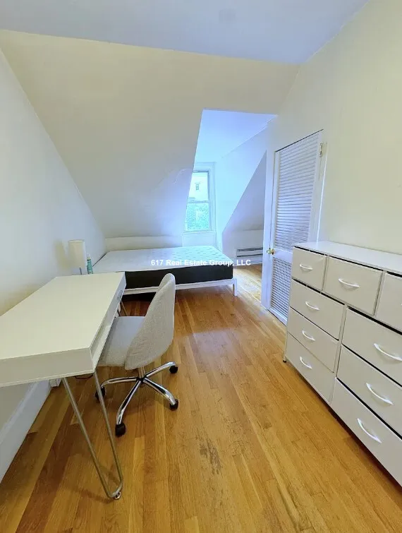 216 Freeman St, North Brookline