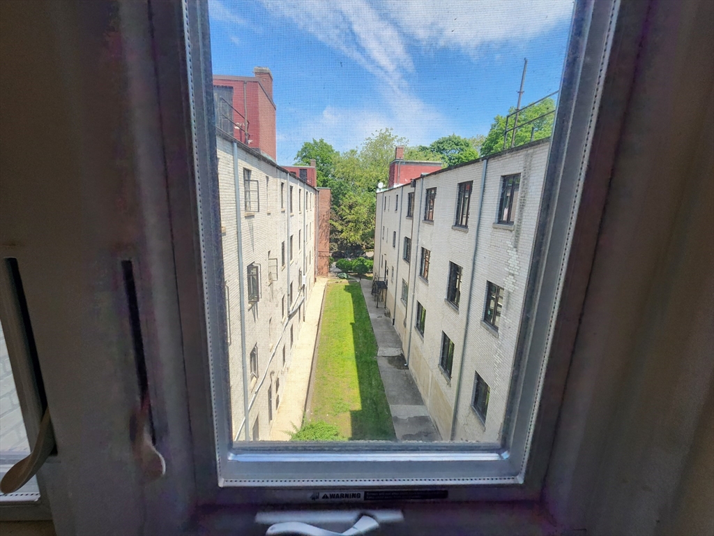 573 Washington St, Brookline