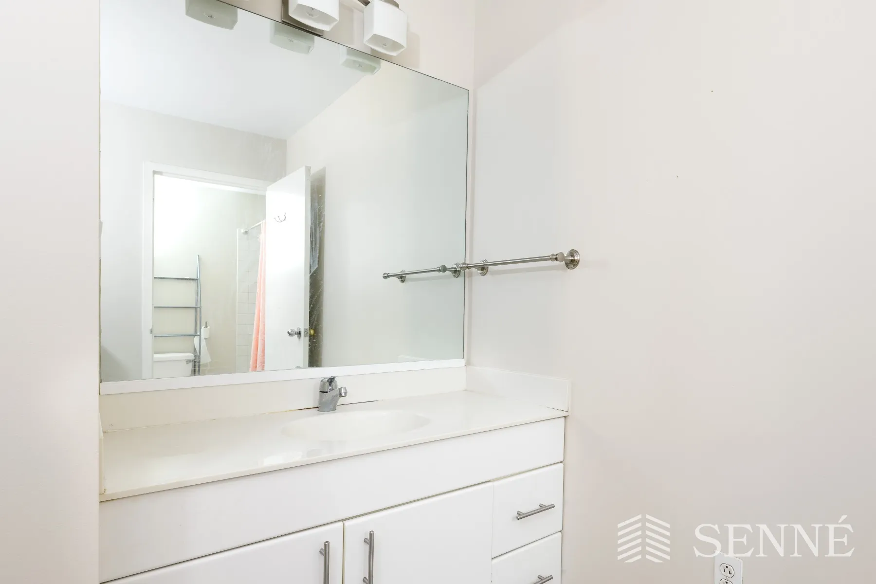 950 Massachusetts Ave, Harvard Square