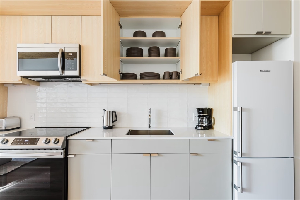 154 Broadway, East Somerville