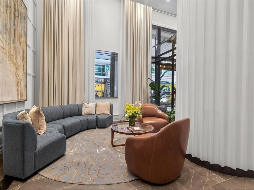 1 Avery St, Midtown