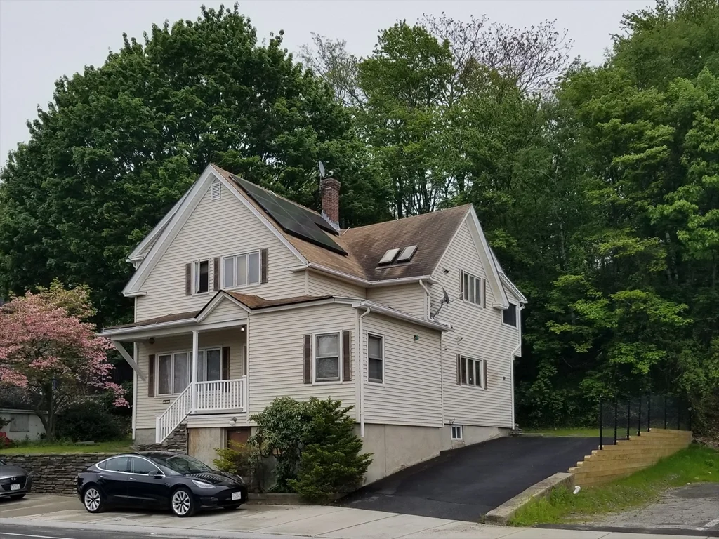 586 Franklin St, Worcester