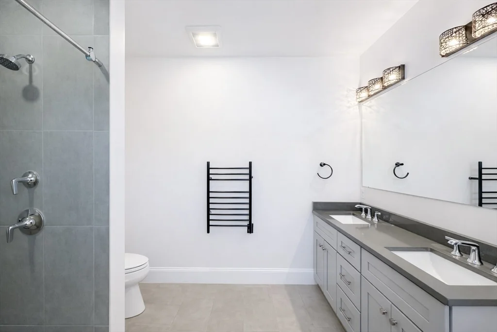 261 Main St, Shrewsbury