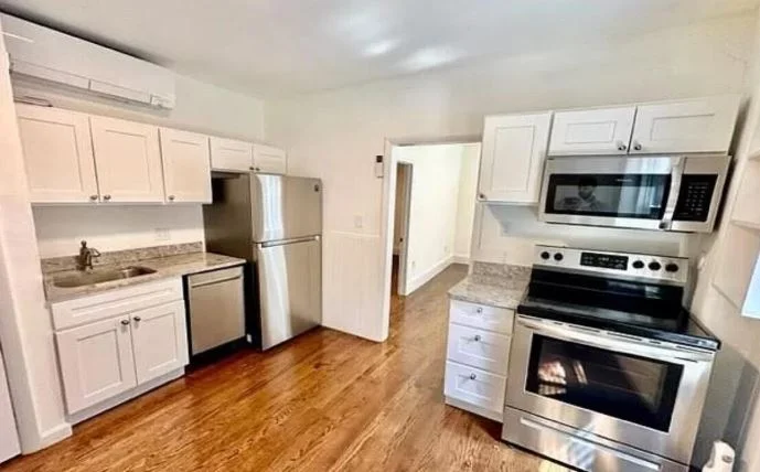 4 Garden Court St, North End