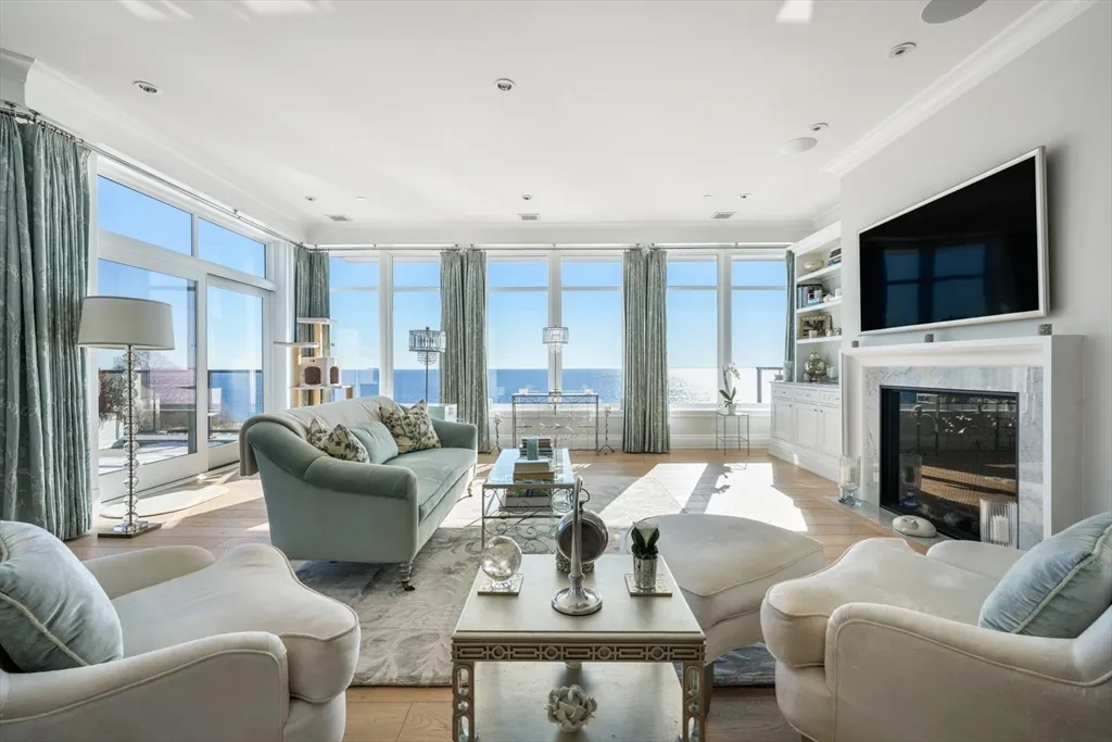 35 Littles Point Rd, Swampscott