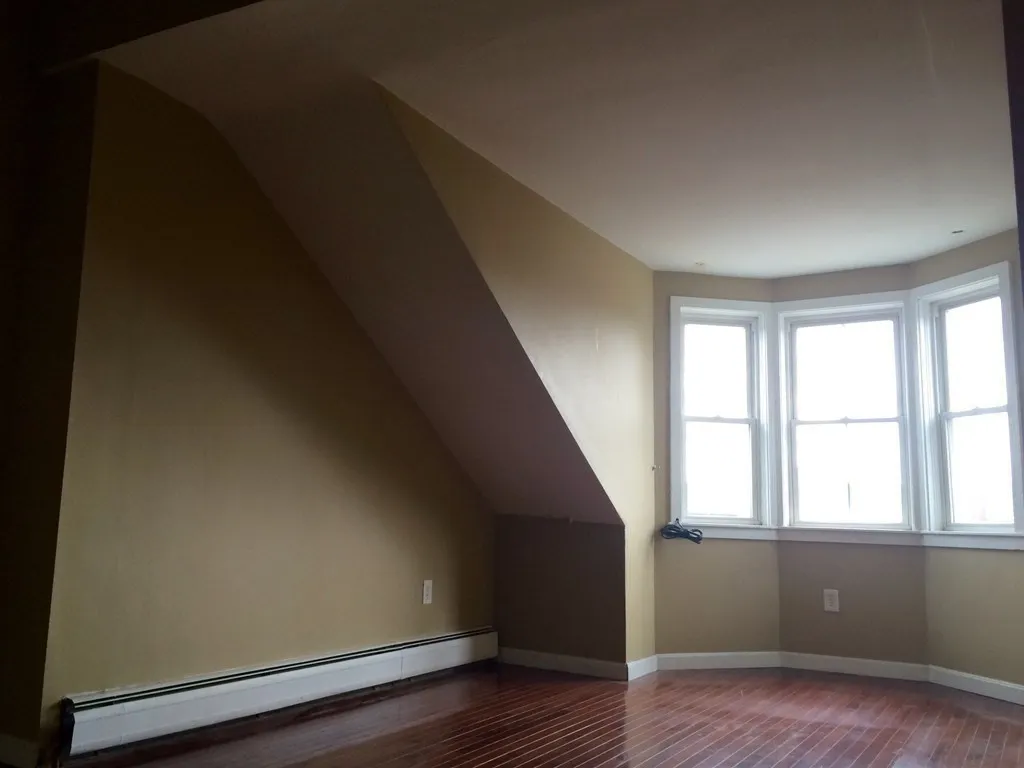 670 Massachussetts, South End