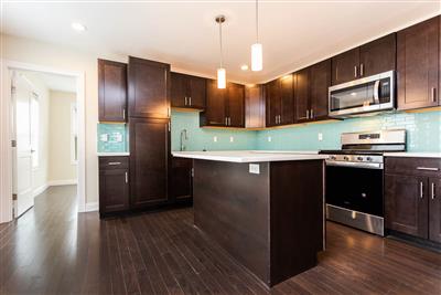 476 Fulton St, Medford