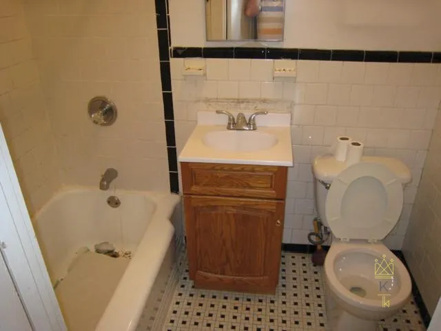 70 Strathmore Rd, Brighton