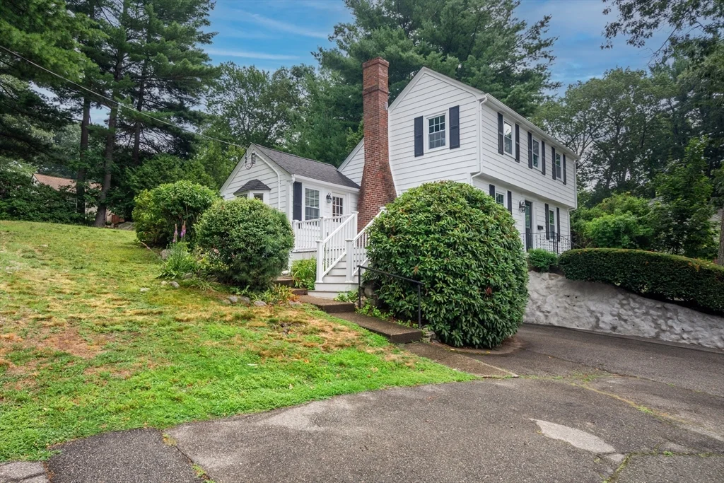 951 Main St, Lynnfield