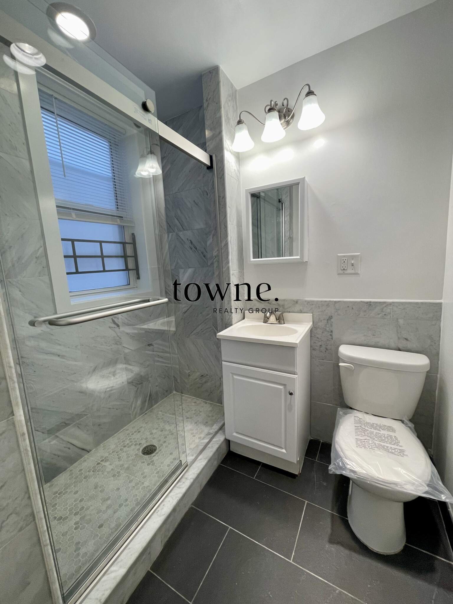 109 Queensberry St, Fenway