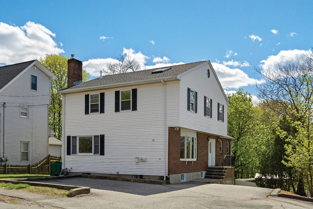 99 Garfield Ave, Woburn