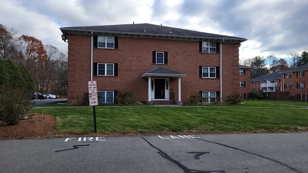 3 Leonard Rd, Boxborough