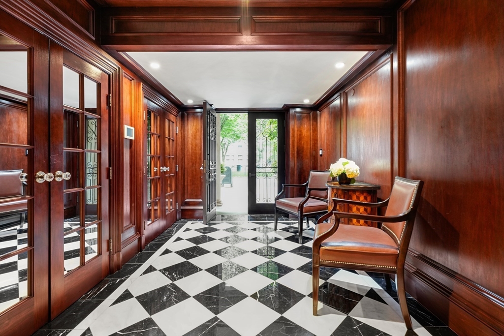 409 Commonwealth Ave, Back Bay