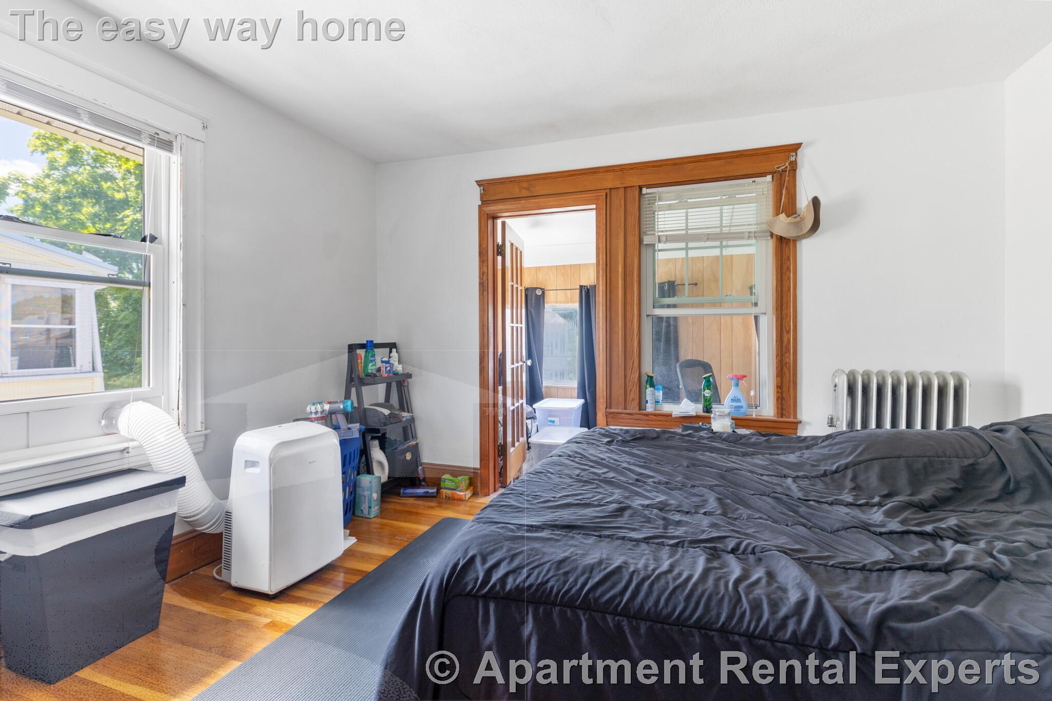 27 Murray Hill Rd, Davis Square