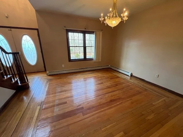 1657 Meridian, Fall River