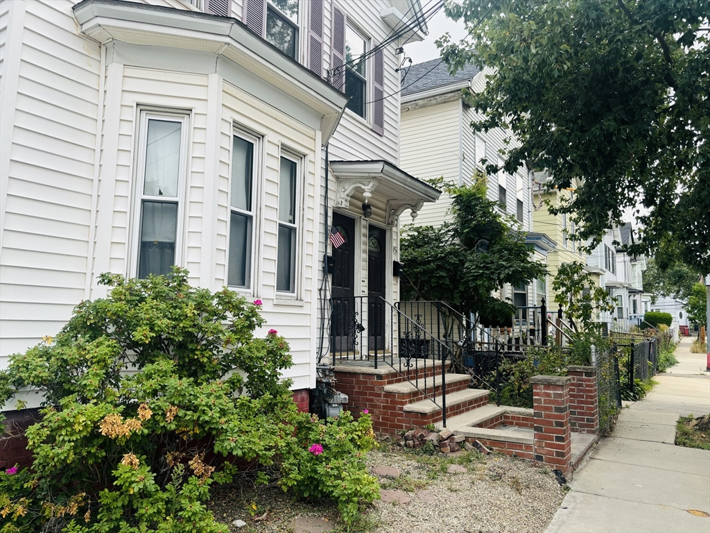 15 Ellsworth St, East Somerville