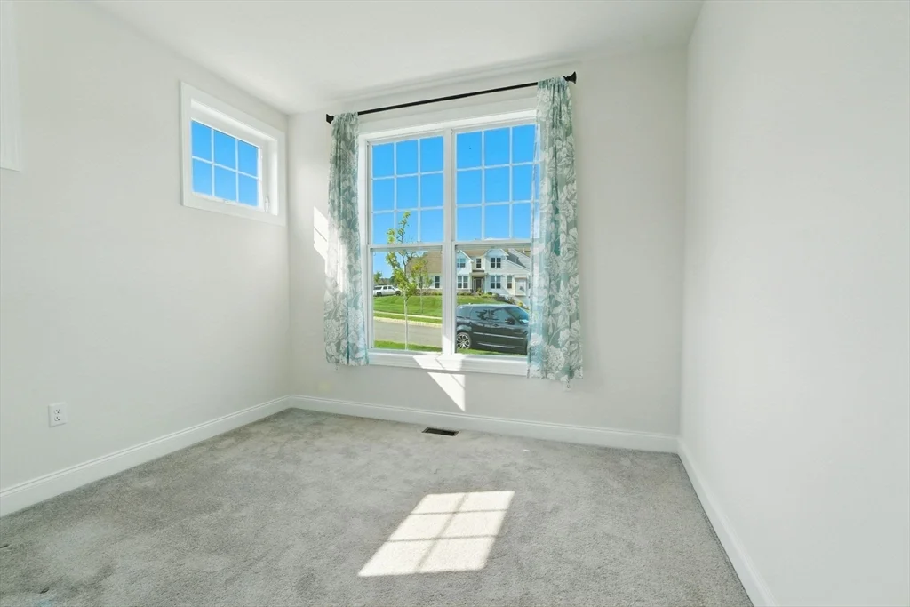 105 Phoebe St, Methuen