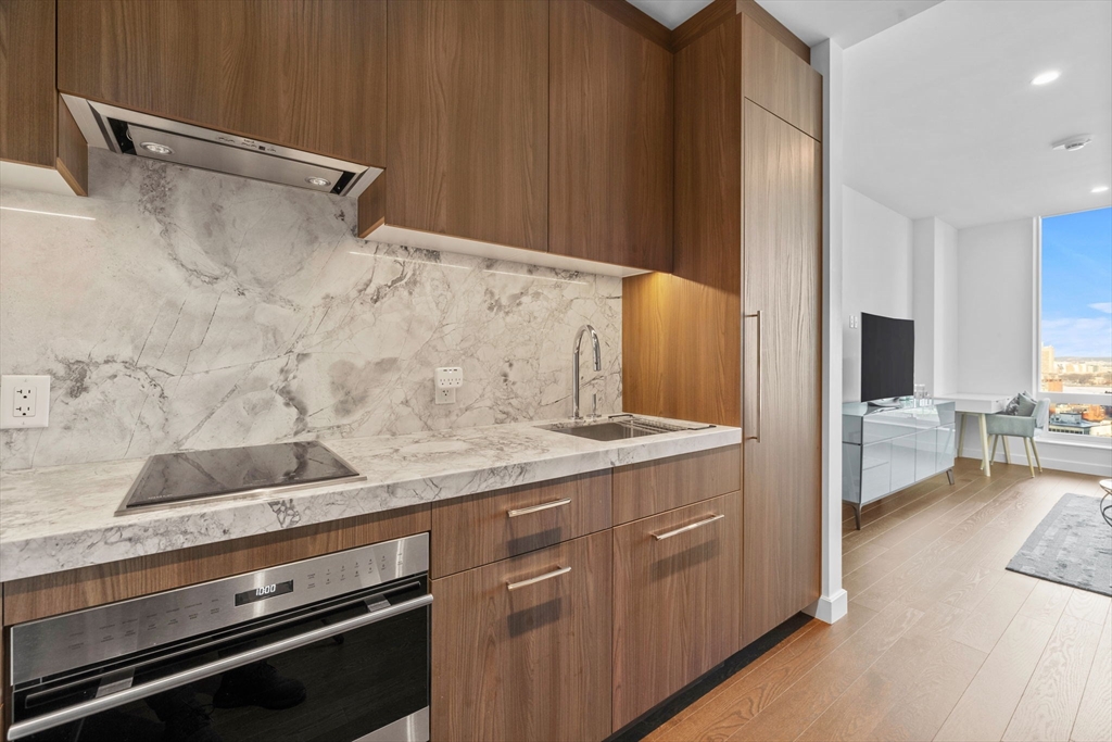 430 Stuart St, Back Bay