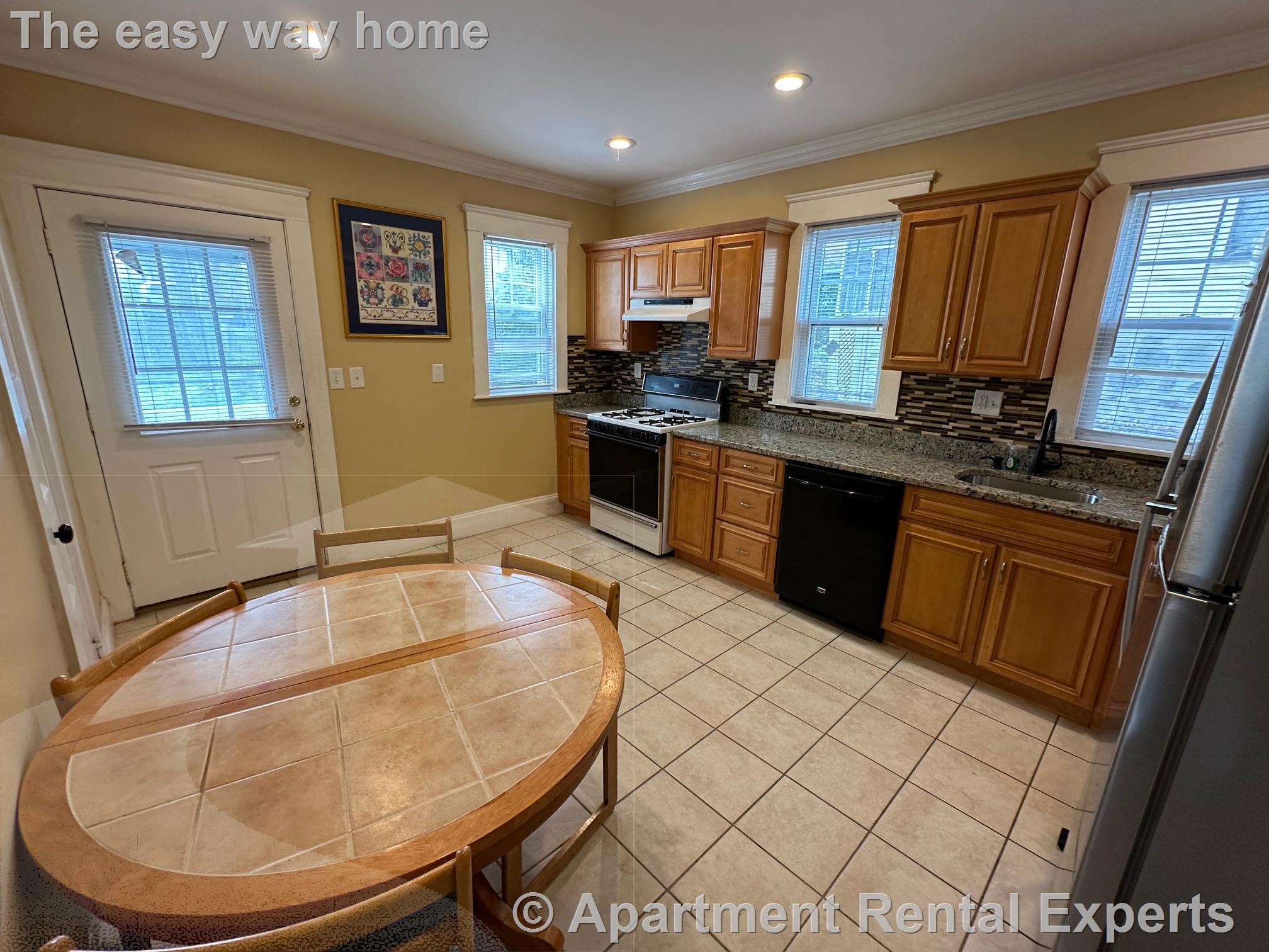 32 Walnut St, Arlington Heights