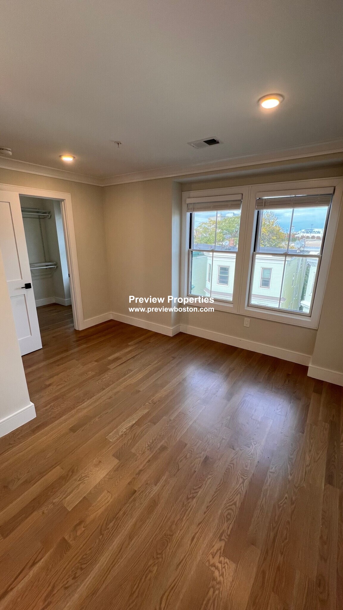 303 Maverick St, East Boston