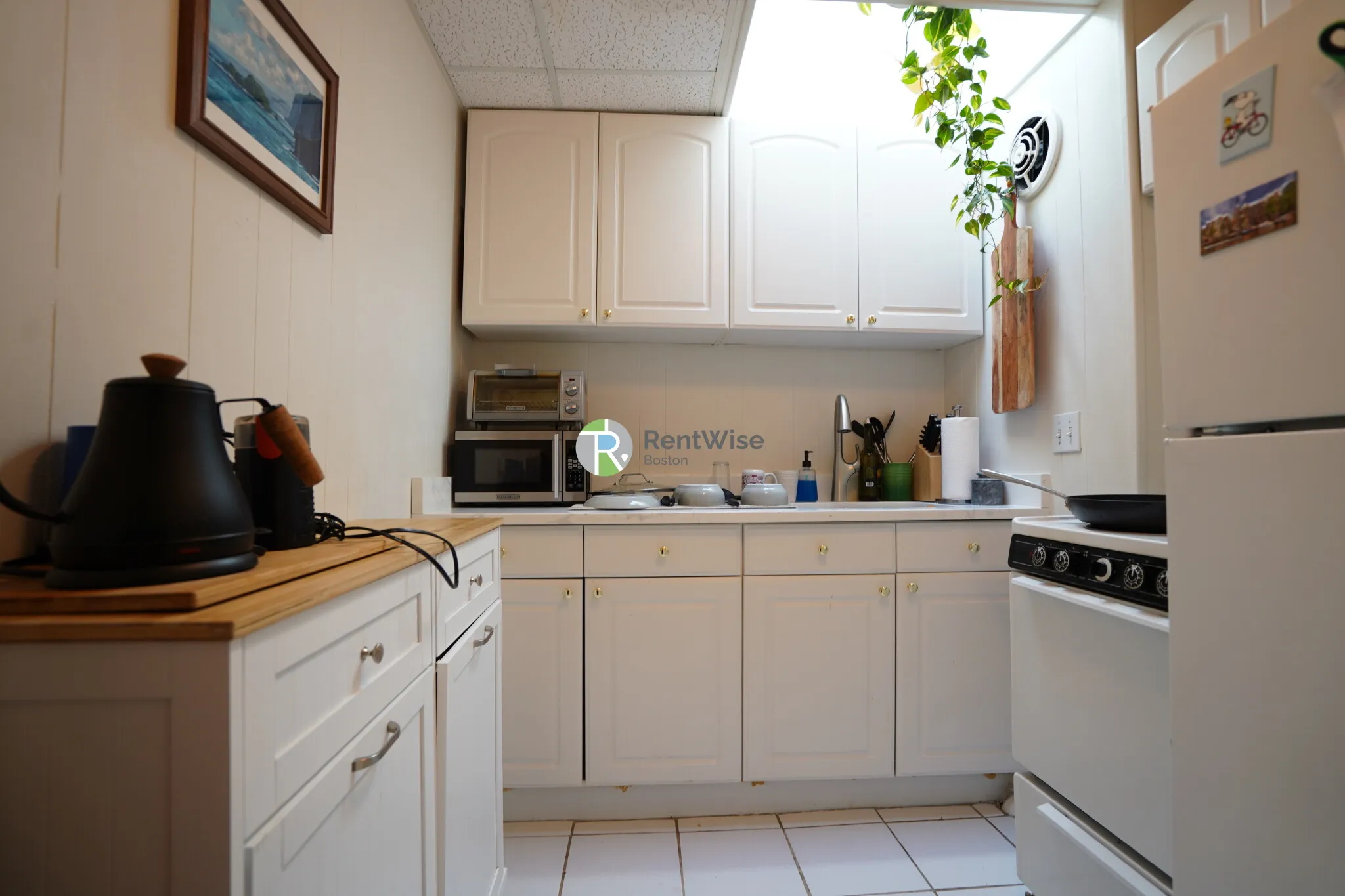 1055 Beacon St, Longwood