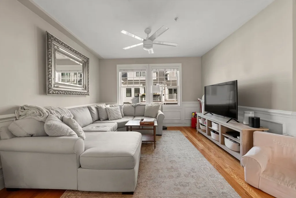 30 Park St, Fields Corner East