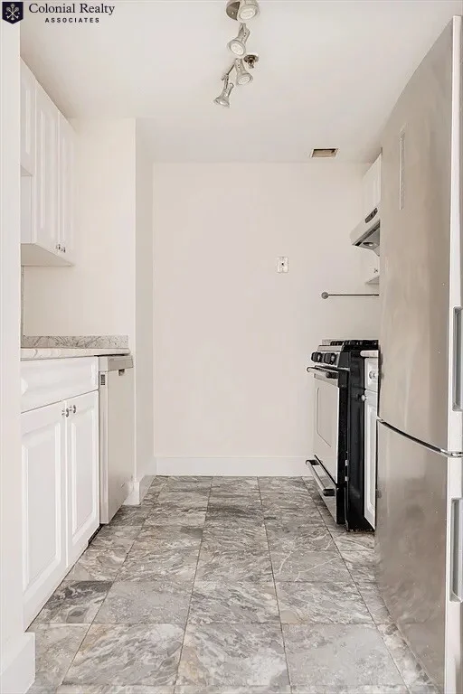 15 North Beacon St, Allston