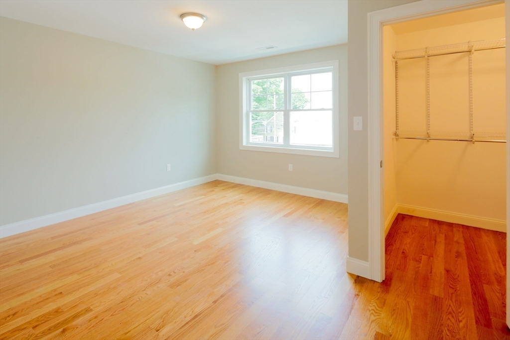 63 Bacon St, Waltham