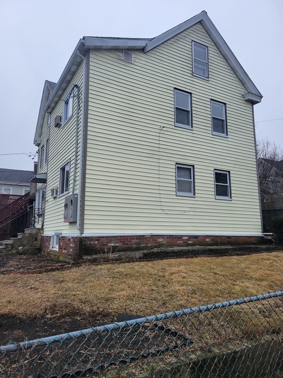 64 Summer St, Stoughton