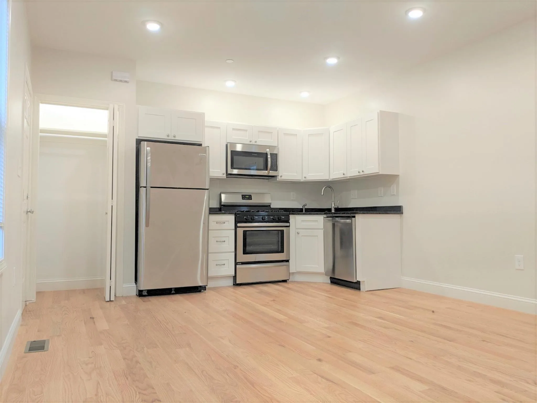 44 Cogswell Ave, Porter Square