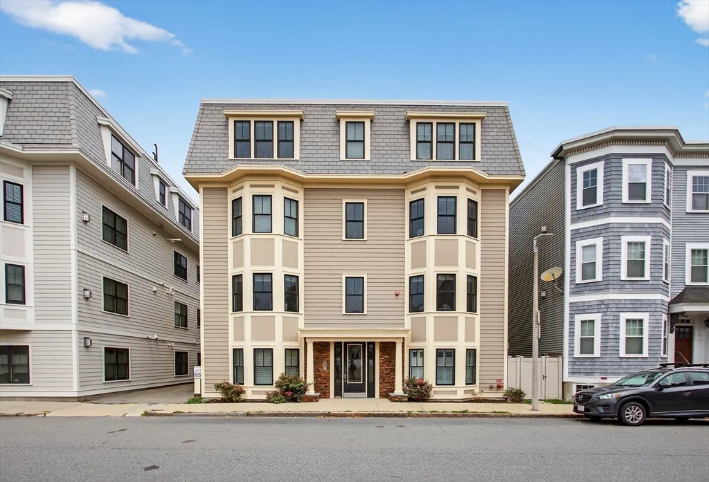 862 East 2nd St, South Boston