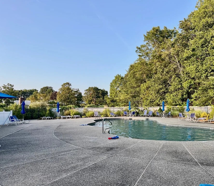 49 Bayberry Dr, Sharon