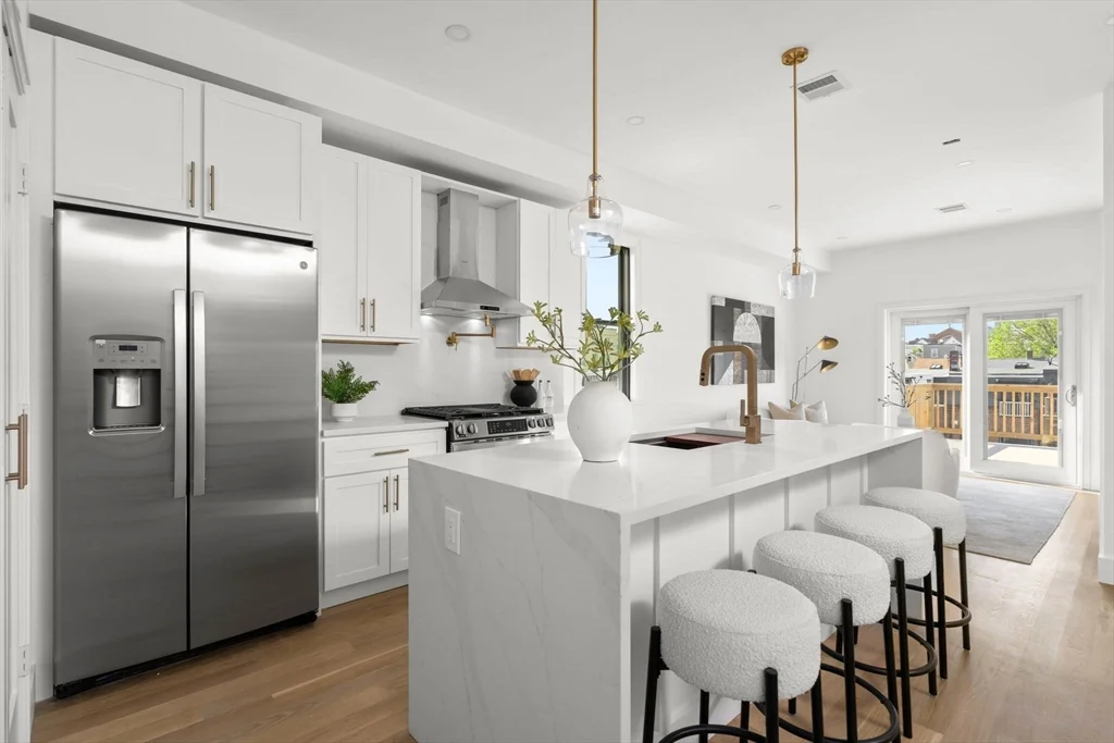 100 Bennington St, East Boston