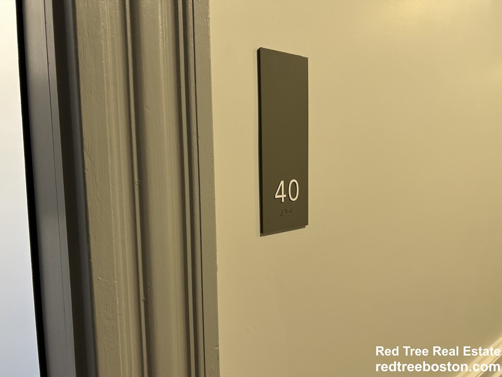 11 Queensberry St, Boston