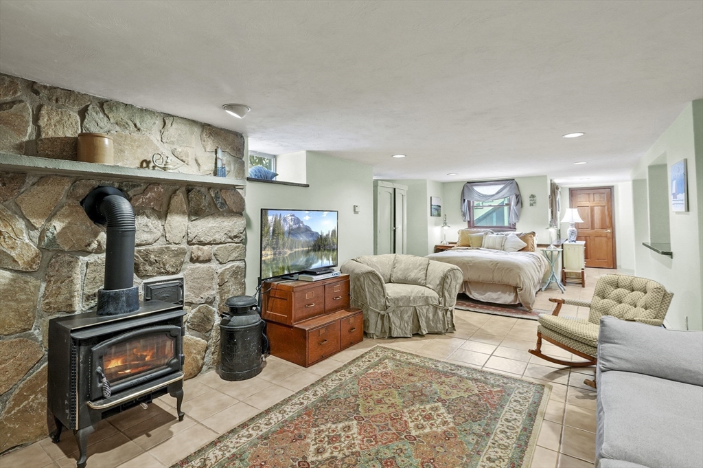 209 Curve St, Millis