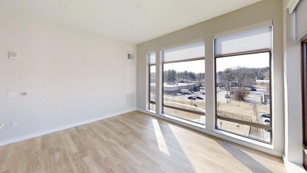 20 4th Ave, Burlington