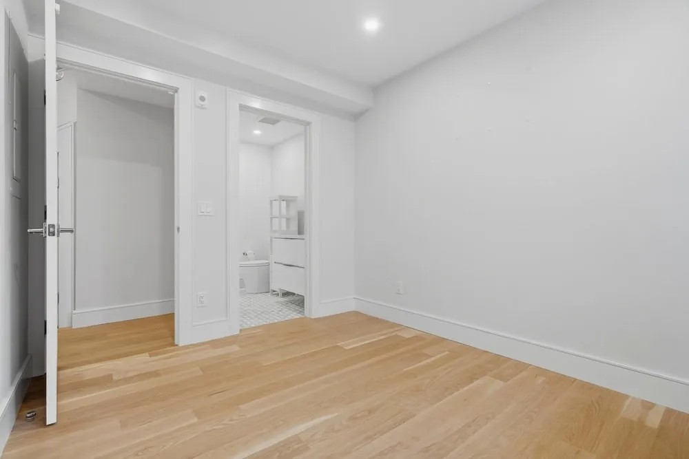 38 Englewood Ave, Brighton