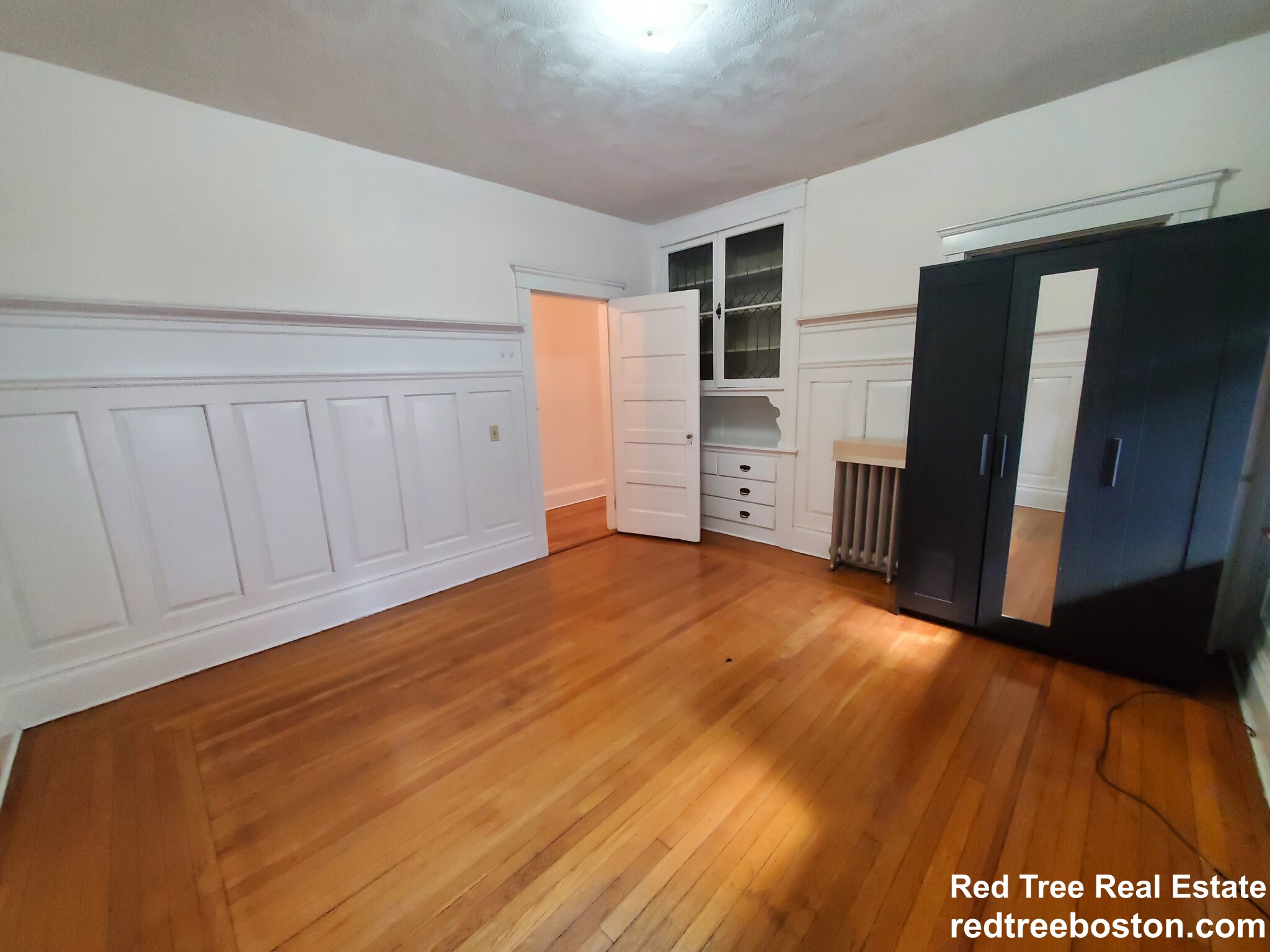 1677 Beacon St, Washington Square