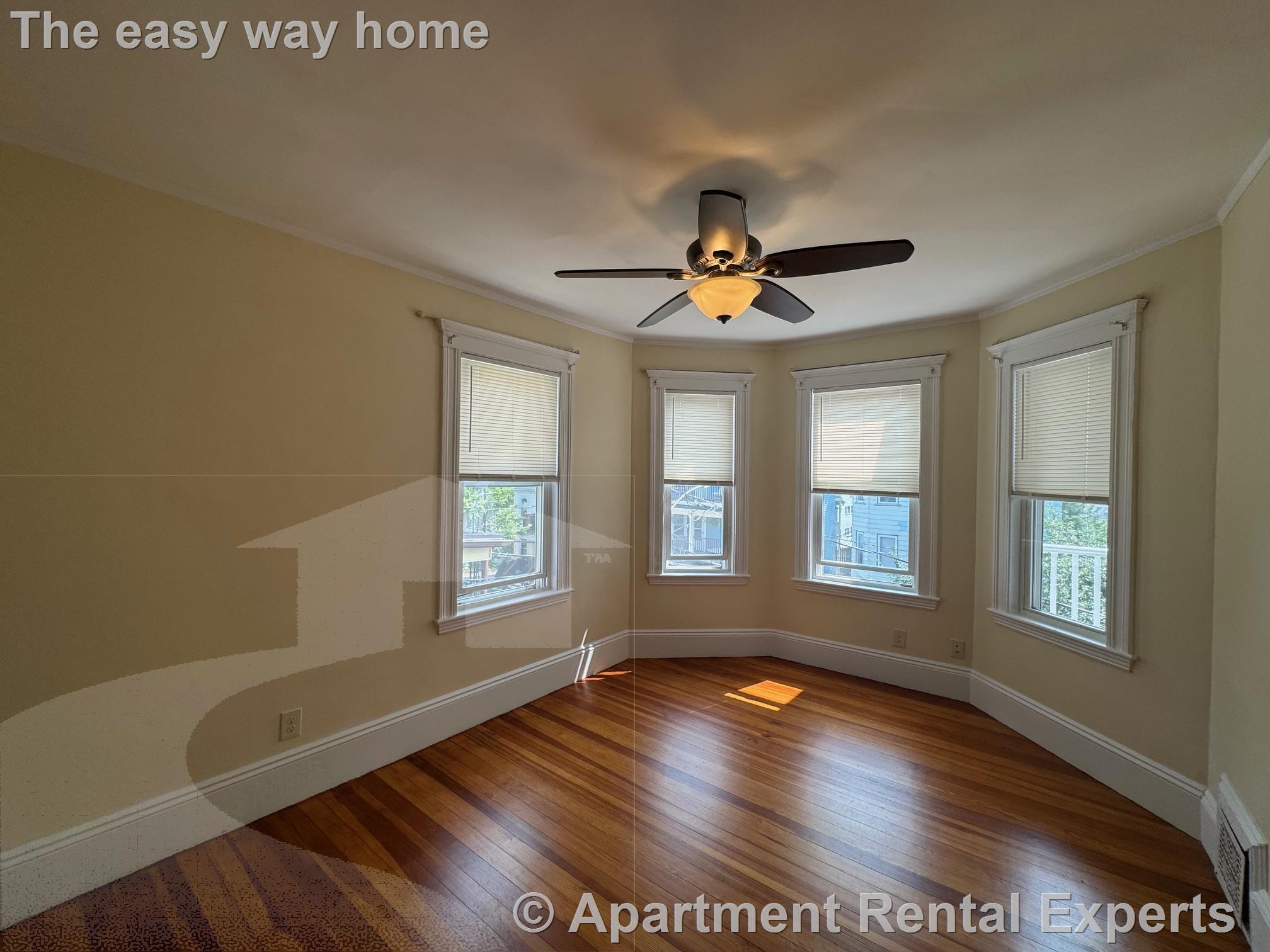 63 Conwell Ave, Tufts