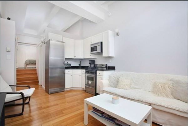 12 Stoneholm St, Fenway