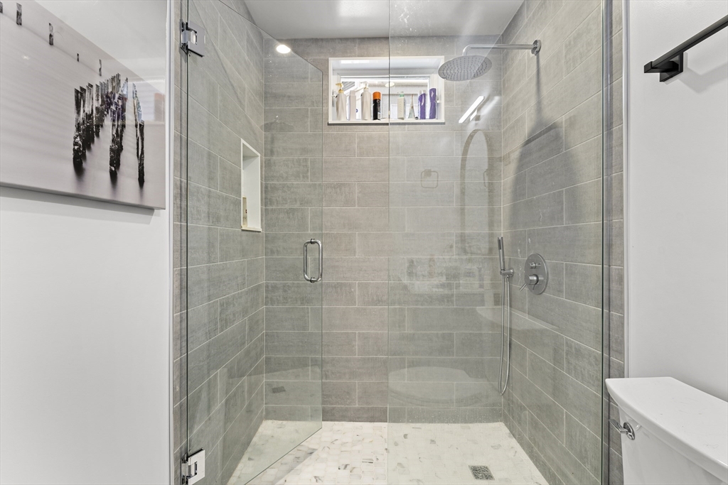 97 Hillside St, Mission Hill