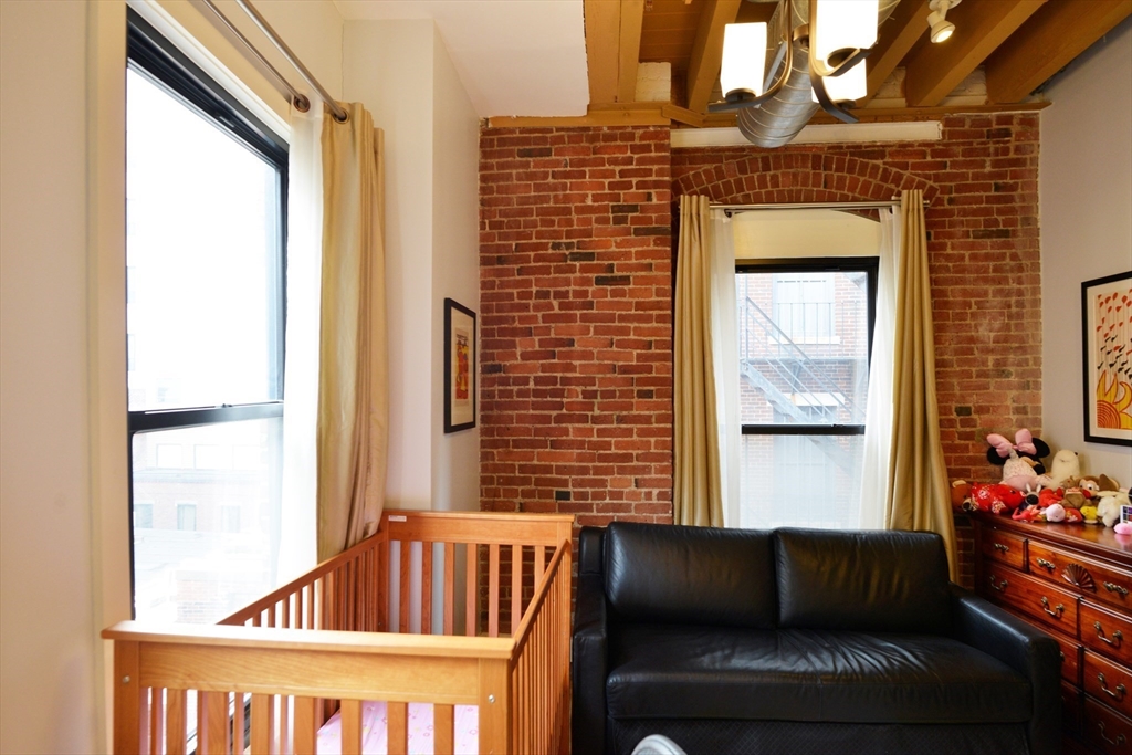 111 Beach, Leather District