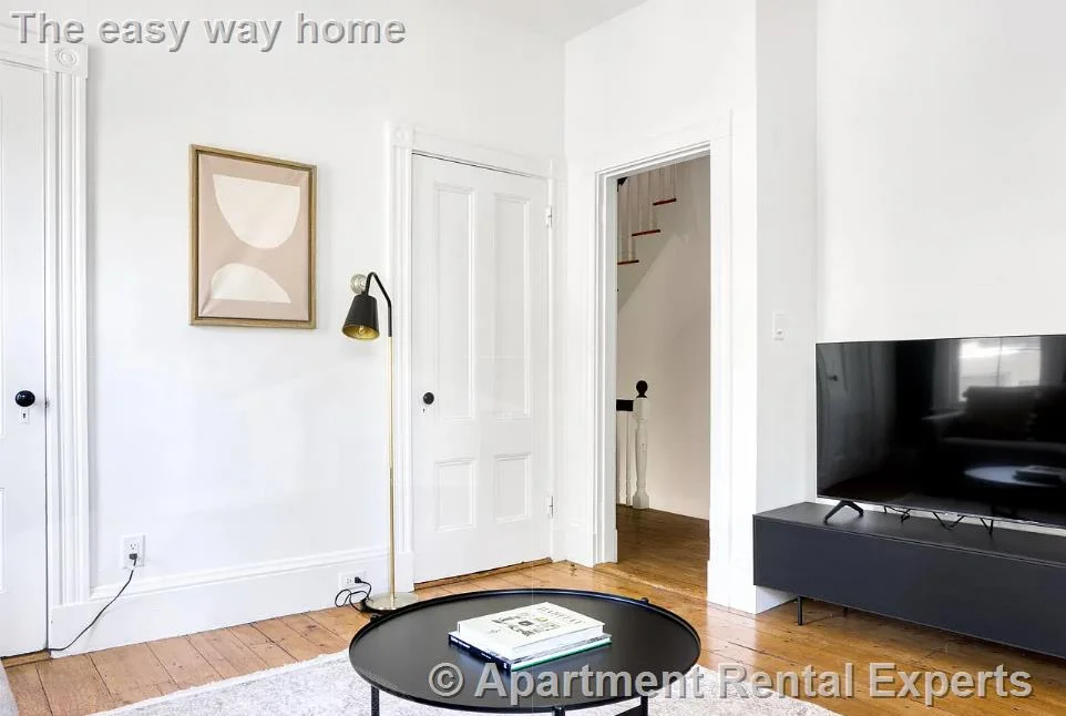 32 Healey St, Harvard Square