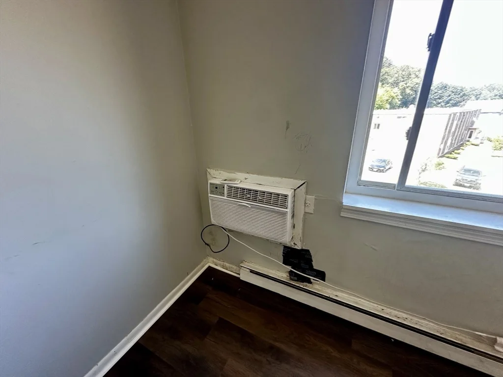 27 Willis St, Framingham