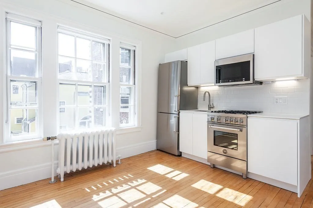 1572 Massachusetts Ave, Neighborhood Nine