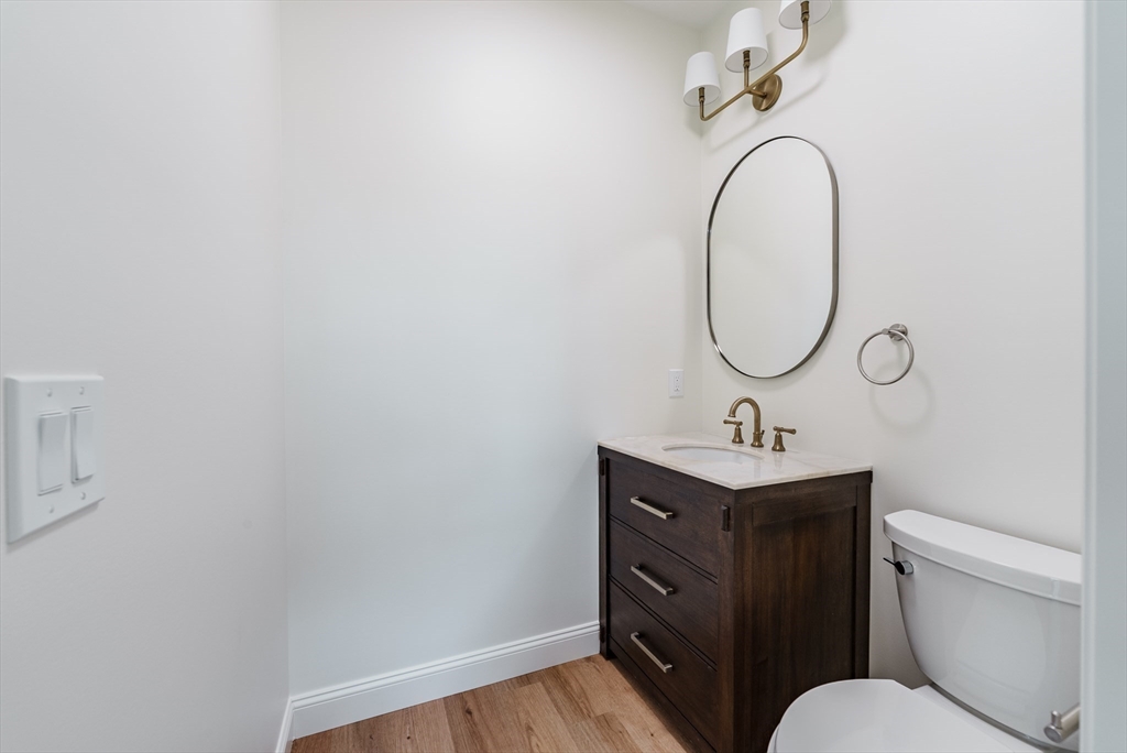 23 Moore St, Agawam