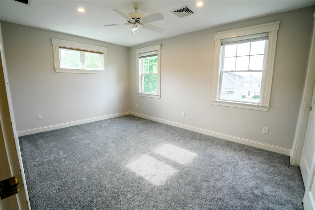 3 A Allen St, Natick