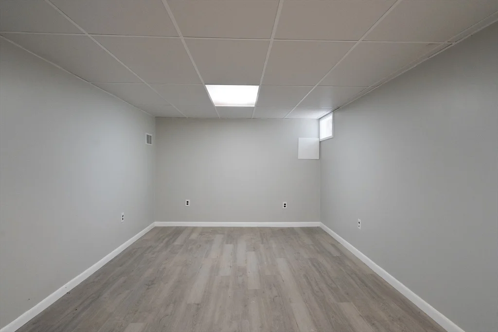 10 Colburn St, Waltham