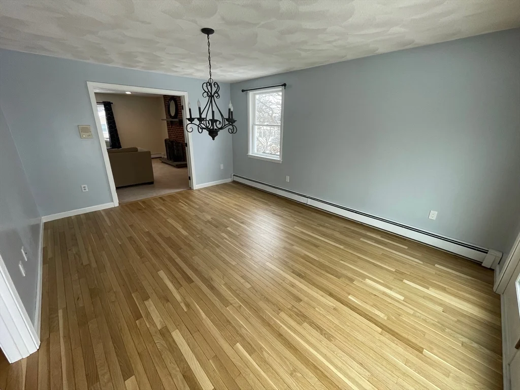 4 Indiana Ave, Woburn