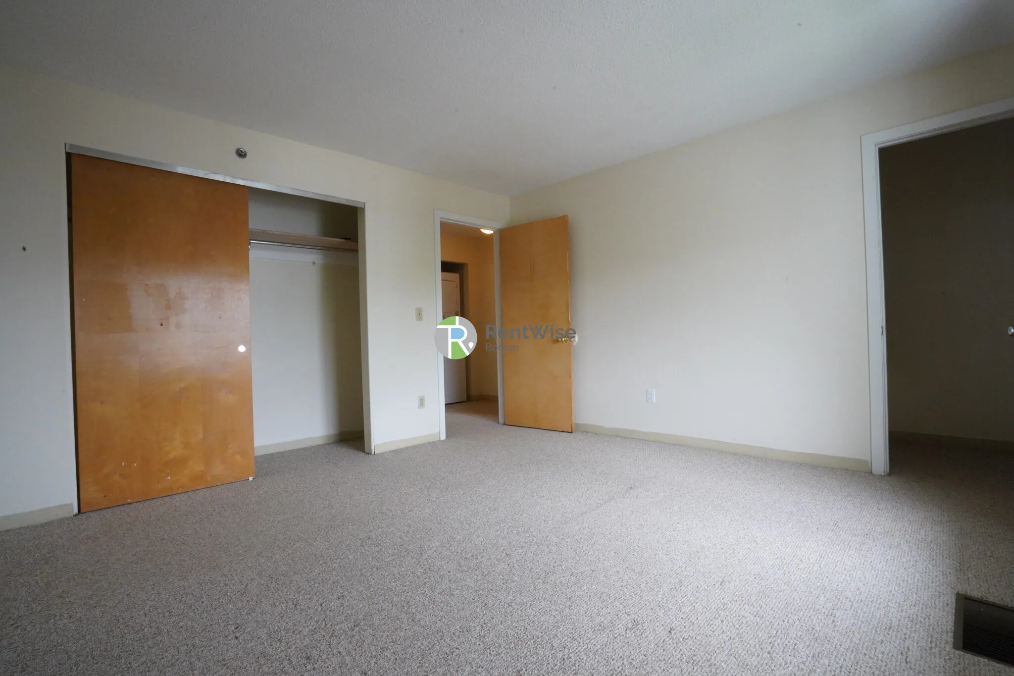 150 North Beacon St, Oak Square
